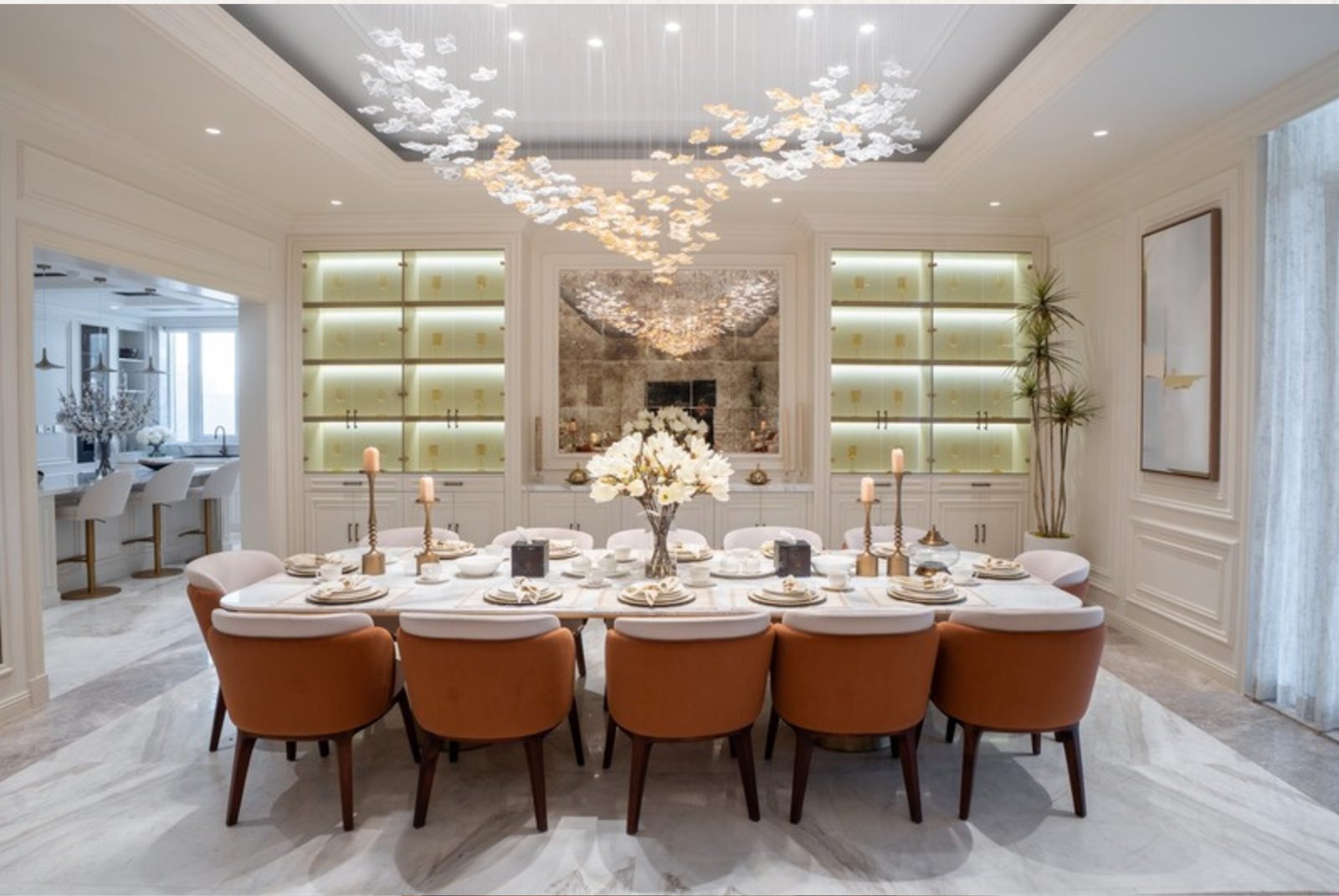 Show kitchen and dining